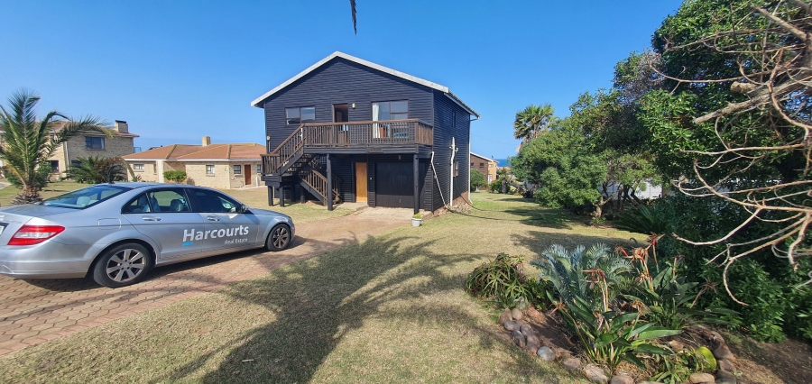 3 Bedroom Property for Sale in Boggomsbaai Western Cape
